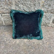 Ladda bild till bildvisaren Cushion Deluxe Teal/Maker GreenFr 27x27cm