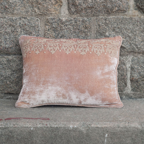 Cushion Deluxe  Antiquity Embroidery Vintage Plum 30x40cm