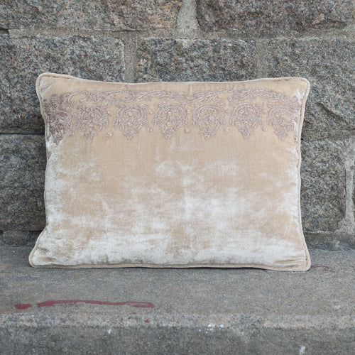 Cushion Deluxe  Antiquity Embroidery Rosé 30x40cm