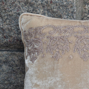 Cushion Deluxe  Antiquity Embroidery Rosé 30x40cm