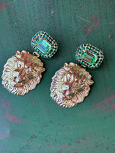 Ladda bild till bildvisaren Earring Royal Lioness Peridot &amp; Emerald