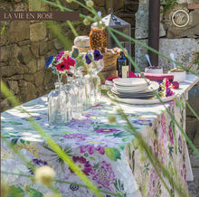 Ladda bild till bildvisaren La Vie En Rose - Table Cloth