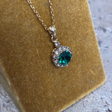Ladda bild till bildvisaren Vintage Necklace Emerald (Nr.205)