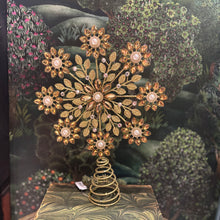Ladda bild till bildvisaren Pearl Flower Snowflake Tree Topper 35,5cm