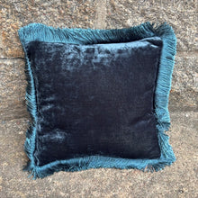 Ladda bild till bildvisaren Cushion Deluxe Opera/Indigo Fr 27x27cm