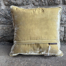 Ladda bild till bildvisaren Cushion Deluxe Berries Silver Green 40x40cm