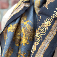 Ladda bild till bildvisaren Ull- och sidensjal Vera