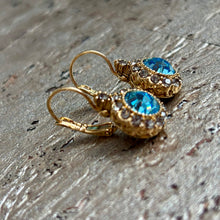 Ladda bild till bildvisaren Vintage Earring Light Sapphire (No.211)