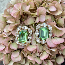 Ladda bild till bildvisaren Caprice Earring Emerald Clips