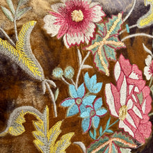 Ladda bild till bildvisaren Cushion Lola Embroidery Shaded Brown 40x40cm NYHET