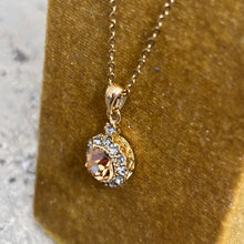 Ladda bild till bildvisaren Vintage Necklace Topaz (Nr.203)