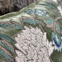 Ladda bild till bildvisaren Cushion Deluxe Milva Light Green 40x40cm