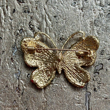 Ladda bild till bildvisaren Brosch Butterfly Pink