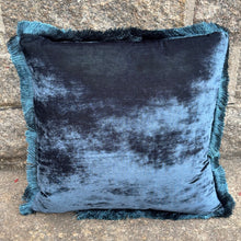 Ladda bild till bildvisaren Cushion Deluxe Opera/Indigo Fr. 45x45cm