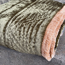 Ladda bild till bildvisaren Throw New Olive/Beige Fr. 130x170cm