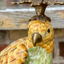 Ladda bild till bildvisaren Pair of Candleholder Parrots Brass Multi