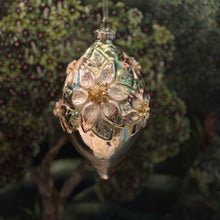 Ladda bild till bildvisaren Shiny Velvet Glass Ball