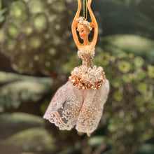 Ladda bild till bildvisaren Ballerina Lace/Pearl