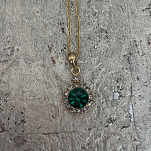 Ladda bild till bildvisaren Vintage Necklace Emerald (Nr.205)
