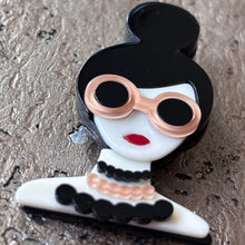 Ladda bild till bildvisaren Brosch Chic Lady Laura