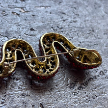 Ladda bild till bildvisaren Brosch Red Snake