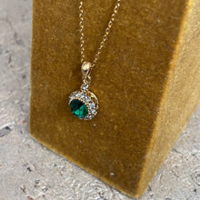 Ladda bild till bildvisaren Vintage Necklace Emerald (Nr.205)