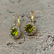Ladda bild till bildvisaren Vintage Earring Olivine (No.228)