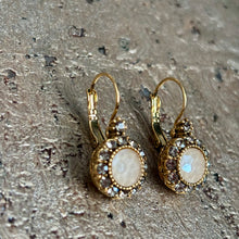 Ladda bild till bildvisaren Vintage Earring Light Sand (New)