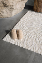 Ladda bild till bildvisaren Badrumsmatta Flow Ivory