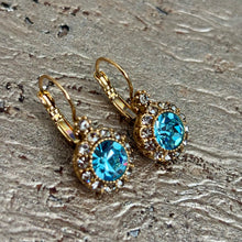 Ladda bild till bildvisaren Vintage Earring Light Sapphire (No.211)