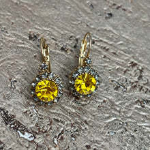 Ladda bild till bildvisaren Vintage Earring Light Topaz (No.226)