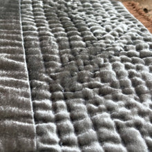 Ladda bild till bildvisaren Throw Lake/Sandstone Fr. 130x170cm