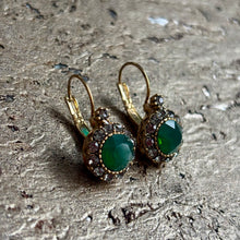Ladda bild till bildvisaren Vintage Earring Milky Green