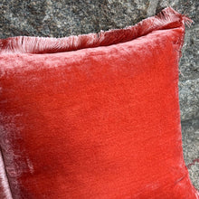 Ladda bild till bildvisaren Cushion Deluxe Rose Bisque/P. Rose Fr. 45x45cm