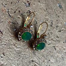Ladda bild till bildvisaren Vintage Earring Milky Green