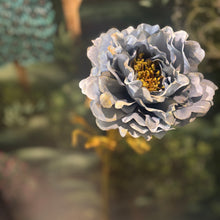 Ladda bild till bildvisaren Magnolia Flower Blue/Gold 59cm