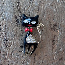 Ladda bild till bildvisaren Brosch Black Cat w. Bow Tie