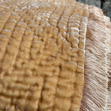 Ladda bild till bildvisaren Throw Deluxe 130x170cm Sand / Beige Fr.