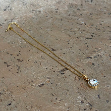 Ladda bild till bildvisaren Vintage Necklace Clear