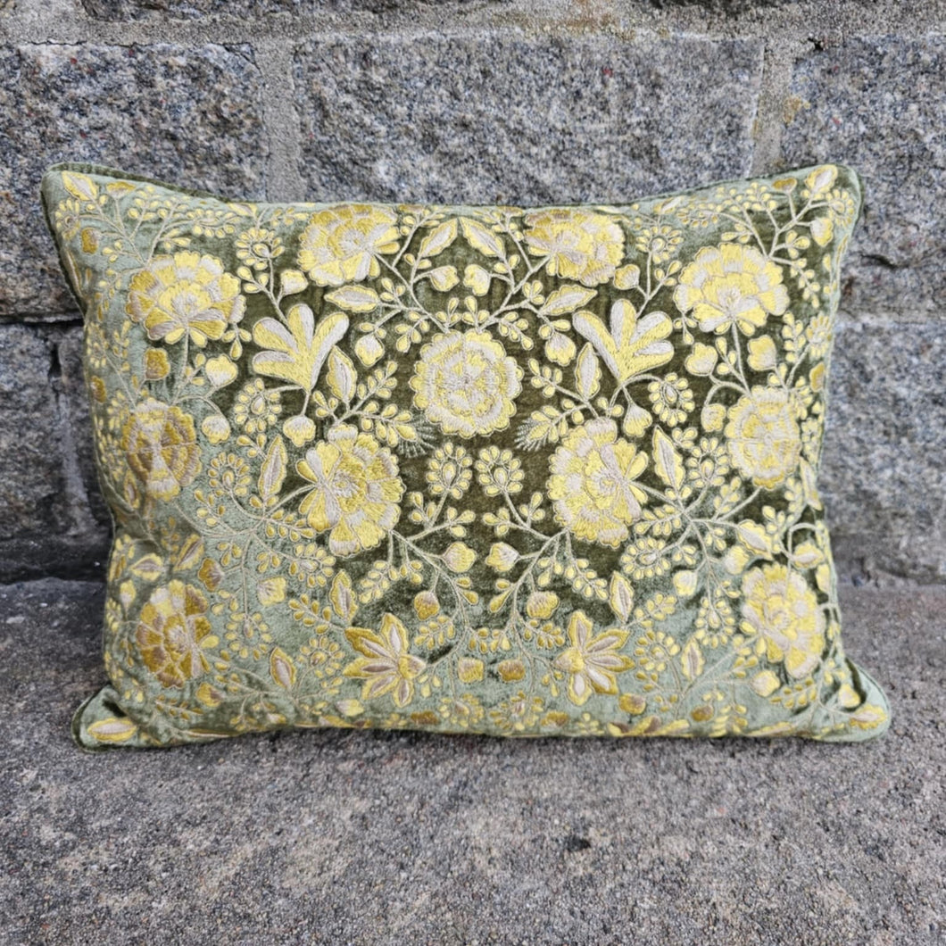 Cushion Deluxe Embroidery Tiana Light Green 30x40cm