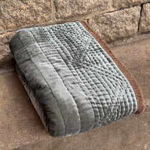 Ladda bild till bildvisaren Throw Lake/Sandstone Fr. 130x170cm