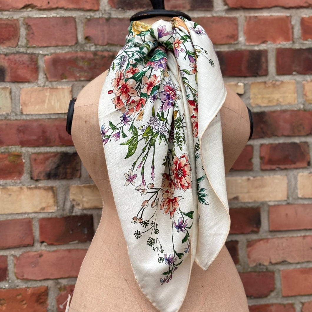 Ull- och sidensjal Flora