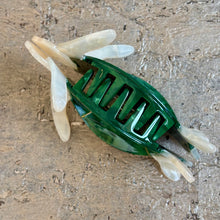 Ladda bild till bildvisaren Hårklämma Green Turtle