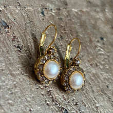 Ladda bild till bildvisaren Vintage Earring Pearl