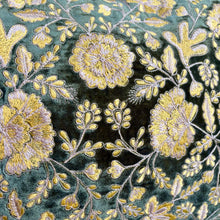 Ladda bild till bildvisaren Cushion Deluxe Embroidery Tiana Light Green 30x40cm