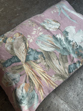Ladda bild till bildvisaren Cushion Vintage Birds 40x60cm
