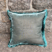 Ladda bild till bildvisaren Cushion Deluxe Lake Blue/Air Blue Fr 40x40cm