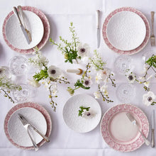 Ladda bild till bildvisaren Lace Tallrik 25cm - Ljusrosa