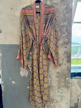 Ladda bild till bildvisaren Kimono Paisly