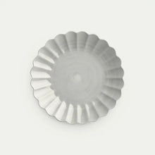 Ladda bild till bildvisaren Oyster Tallrik 28 cm - Grå